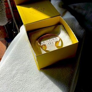 Kendra Scott bracelet